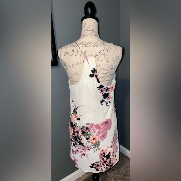 ⭐️SAVED BY THE DRESS CREAM FLORAL TANK SHORT DRESS SZ MED WARN ONCE - Picture 6 of 14